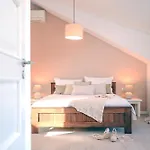 Family Friendly House With A Swimming Pool Svirce, Hvar - 23989 度假居