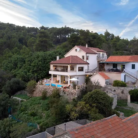 Family Friendly House With A Swimming Pool Svirce, Hvar - 23989 *