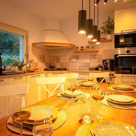 Semesterbostad Family Friendly House With A Swimming Pool Svirce, Hvar - 23989 *