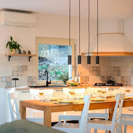 Semesterbostad Family Friendly House With A Swimming Pool Svirce, Hvar - 23989
