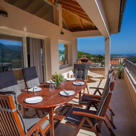 Semesterbostad Family Friendly House With A Swimming Pool Svirce, Hvar - 23989